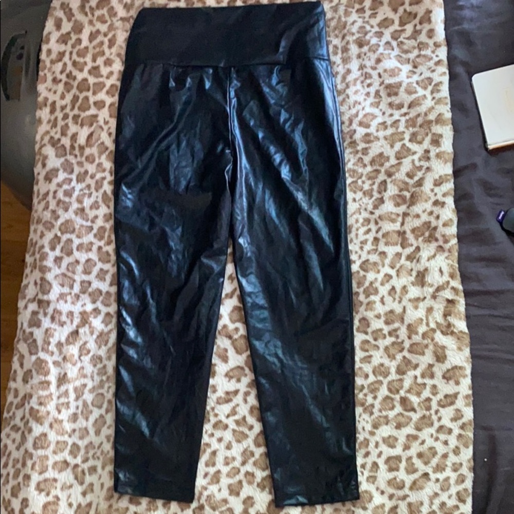 Foe Leather Crop Legging